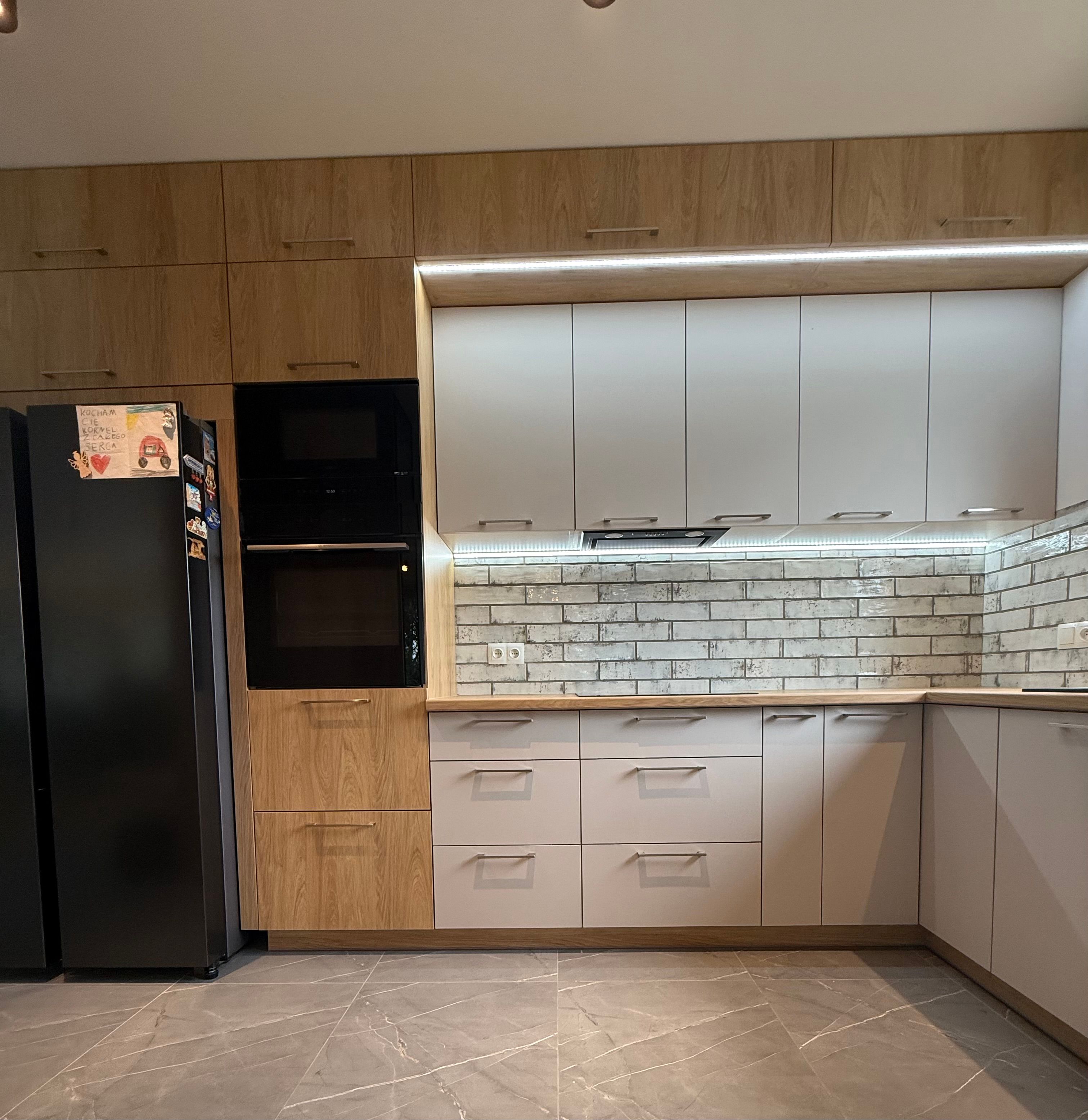 Duża kuchnia na wymiar w Słupsku